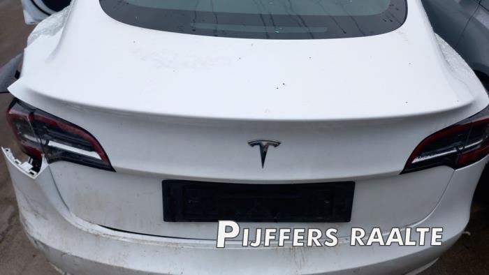 Tesla Model 3 Long Range 72kWh Sloopvoertuig (2019, Wit)