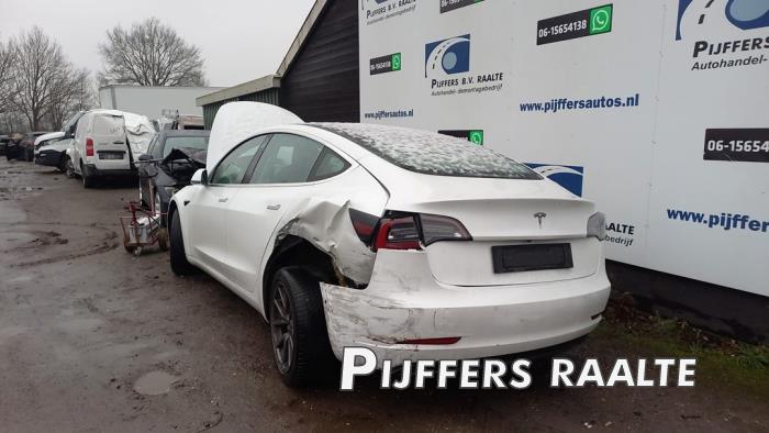 Tesla Model 3 Long Range 72kWh Sloopvoertuig (2019, Wit)