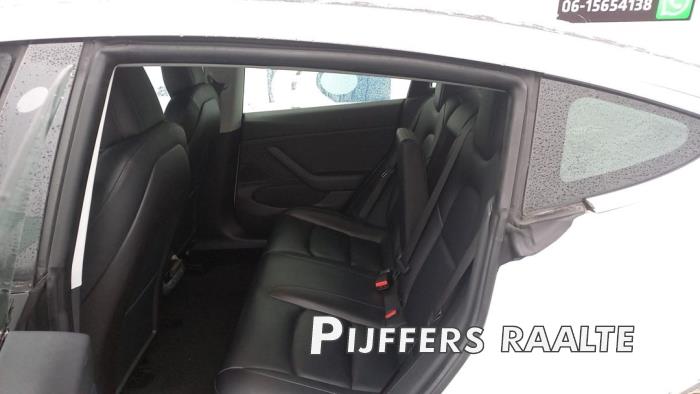 Tesla Model 3 Long Range 72kWh Sloopvoertuig (2019, Wit)