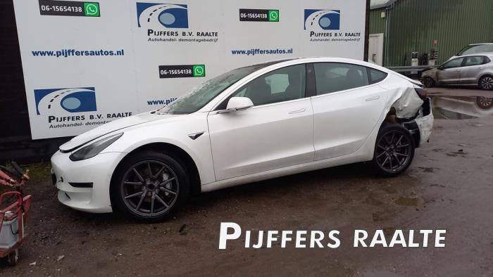 Tesla Model 3 Long Range 72kWh Sloopvoertuig (2019, Wit)