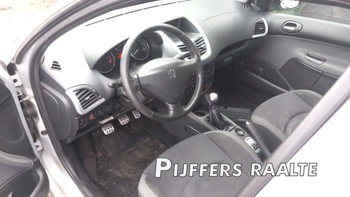 Peugeot 206+ 1.4 XS Sloopvoertuig (2010, Grijs)