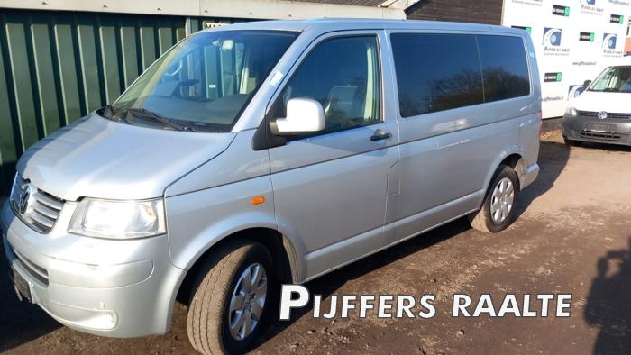 Volkswagen Transporter T5 2.5 TDi Sloopvoertuig (2006, Metallic, Zilver)