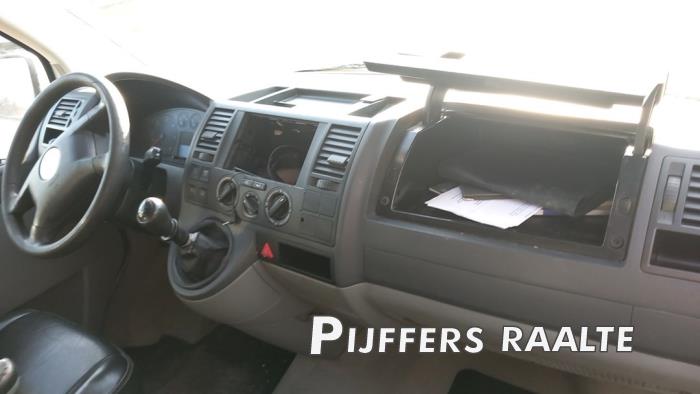 Volkswagen Transporter T5 2.5 TDi Sloopvoertuig (2006, Metallic, Zilver)