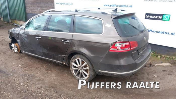 Volkswagen Passat Variant 2.0 TDI 16V 135 Sloopvoertuig (2012, Bruin)