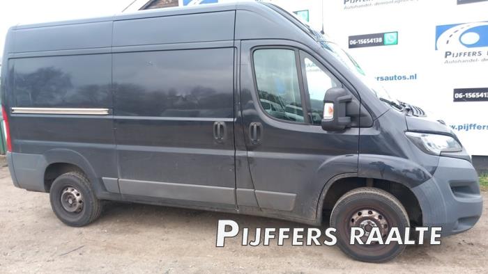 Peugeot Boxer 2.0 BlueHDi 130 Sloopvoertuig (2018, Metallic, Grijs, Moonmist)