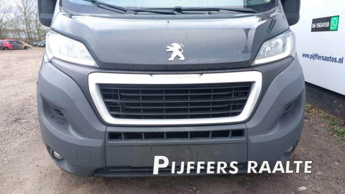 Peugeot Boxer 2.0 BlueHDi 130 Sloopvoertuig (2018, Metallic, Grijs, Moonmist)