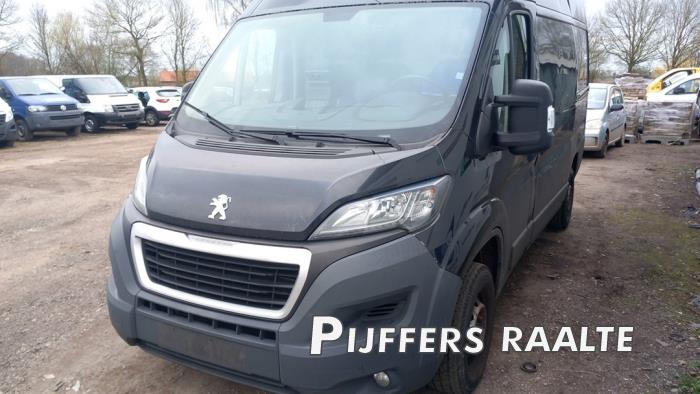 Peugeot Boxer 2.0 BlueHDi 130 Sloopvoertuig (2018, Metallic, Grijs, Moonmist)