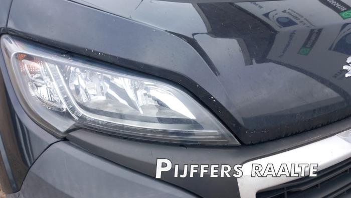 Peugeot Boxer 2.0 BlueHDi 130 Sloopvoertuig (2018, Metallic, Grijs, Moonmist)
