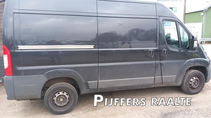 Peugeot Boxer 2.0 BlueHDi 130 Sloopvoertuig (2018, Metallic, Grijs, Moonmist)
