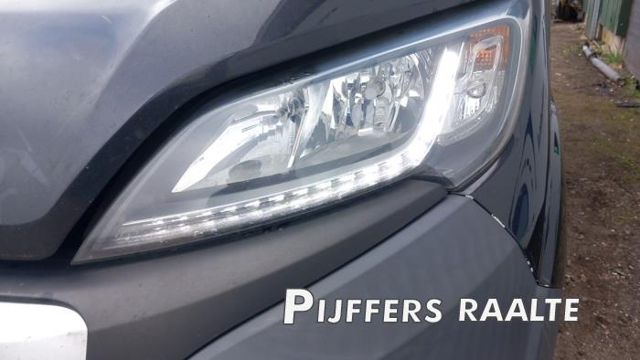 Peugeot Boxer 2.0 BlueHDi 130 Sloopvoertuig (2018, Metallic, Grijs, Moonmist)