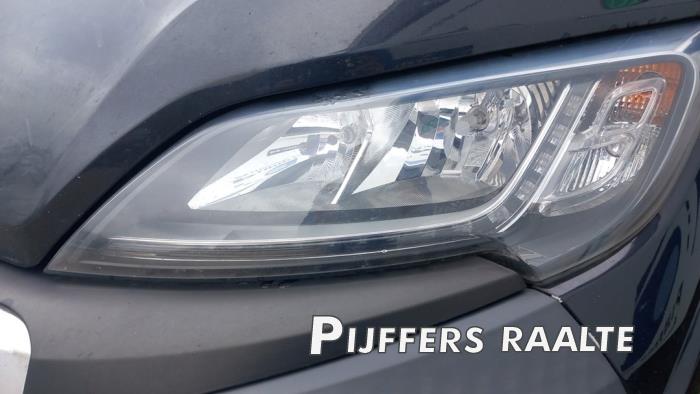 Peugeot Boxer 2.0 BlueHDi 130 Sloopvoertuig (2018, Metallic, Grijs, Moonmist)