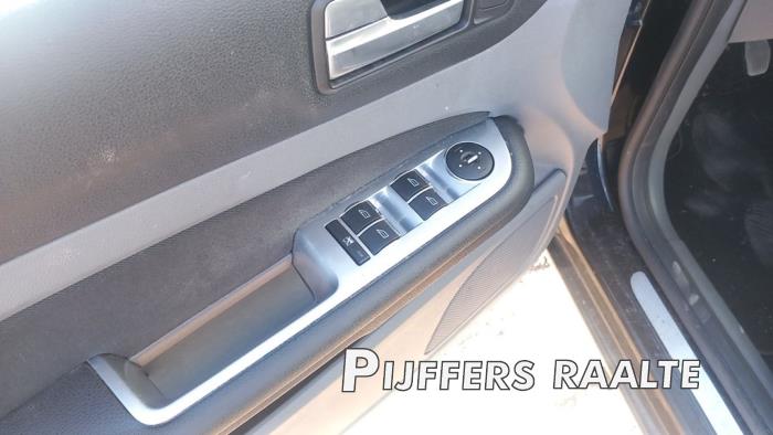 Ford Focus 2 1.6 Ti-VCT 16V Sloopvoertuig (2008, Zwart)