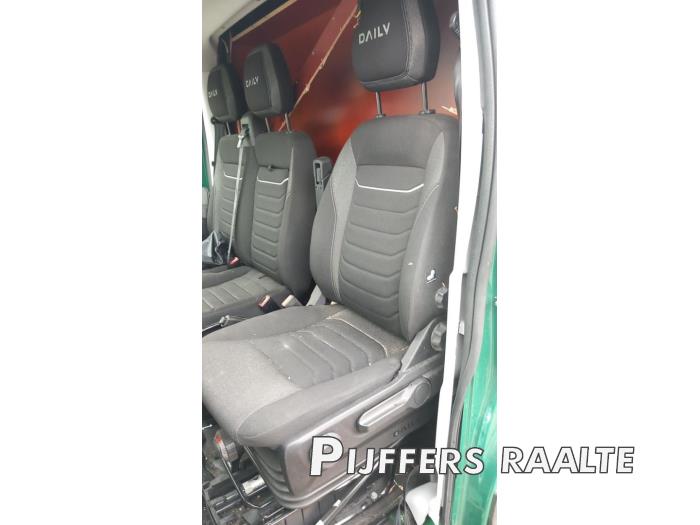 Iveco New Daily VI 35C18,35S18,40C18,50C18,60C18,65C18,70C18 Sloopvoertuig (2023, Natuurlijk, Groen)