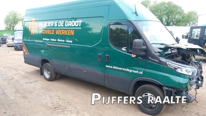 Iveco New Daily VI 35C18,35S18,40C18,50C18,60C18,65C18,70C18 Sloopvoertuig (2023, Natuurlijk, Groen)