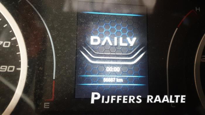 Iveco New Daily VI 35C18,35S18,40C18,50C18,60C18,65C18,70C18 Sloopvoertuig (2023, Natuurlijk, Groen)