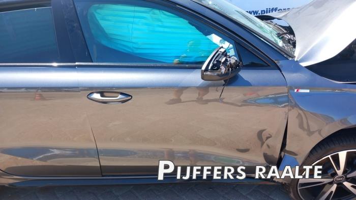 Audi A3 Sportback 1.4 40 TFSIe 16V Sloopvoertuig (2021, Grijs)