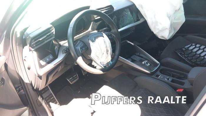 Audi A3 Sportback 1.4 40 TFSIe 16V Sloopvoertuig (2021, Grijs)