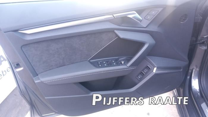 Audi A3 Sportback 1.4 40 TFSIe 16V Sloopvoertuig (2021, Grijs)