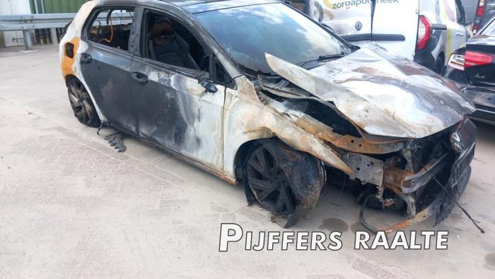 Volkswagen Golf VIII 2.0 GTI Clubsport 16V Sloopvoertuig (2021, Zwart)