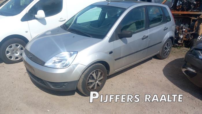 Ford Fiesta 5 1.3 Sloopvoertuig (2002, Grijs)