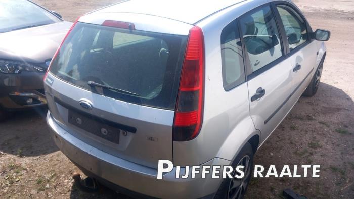 Ford Fiesta 5 1.3 Sloopvoertuig (2002, Grijs)