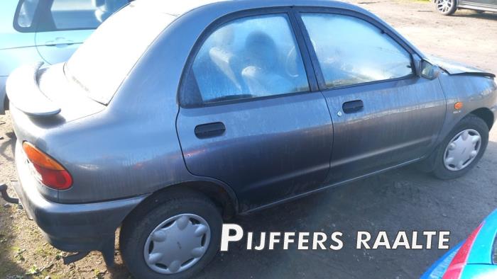 Mazda 121 1.3i GL,GLX,Top 16V Sloopvoertuig (1994, Grijs)