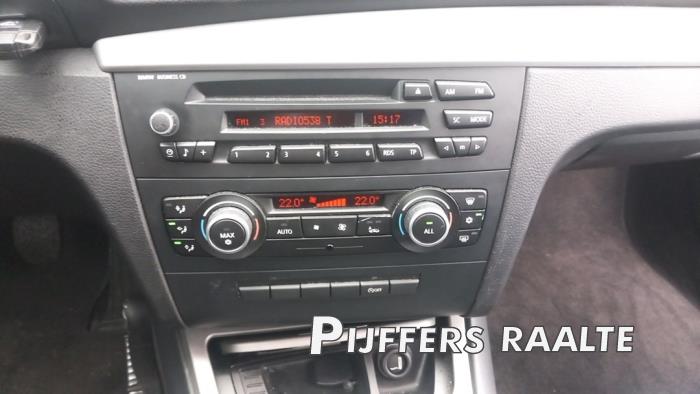BMW 1 serie 116i 2.0 16V Sloopvoertuig (2010, Zwart, Beige)