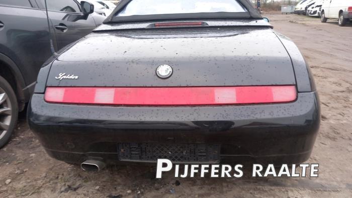 Alfa Romeo Spider 2.0 16V Twin Spark Sloopvoertuig (1998, Zwart)