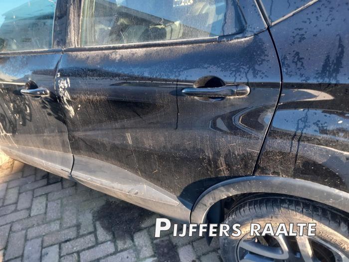 Renault Captur 0.9 Energy TCE 12V Sloopvoertuig (2017, Zwart)