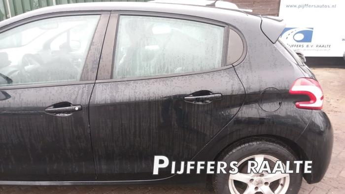 Peugeot 208 I 1.2 Vti 12V PureTech 82 Sloopvoertuig (2012, Metallic, Zwart)
