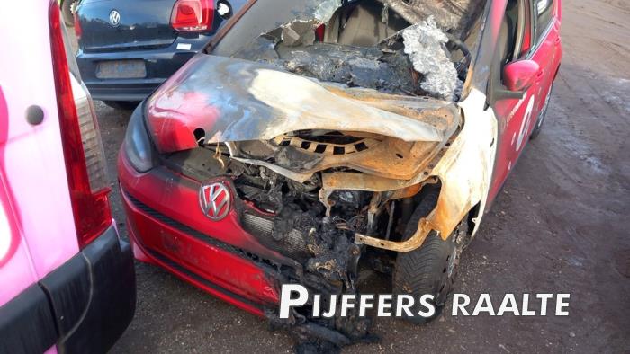 Volkswagen Up! 1.0 12V 60 Sloopvoertuig (2016, Rood)