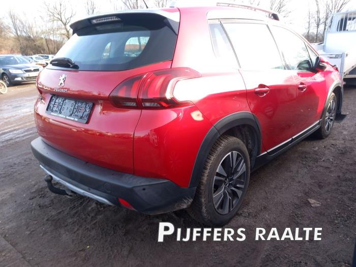 Peugeot 2008 1.2 12V e-THP PureTech 110 Sloopvoertuig (2019, Rood)