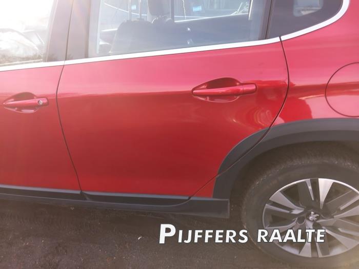 Peugeot 2008 1.2 12V e-THP PureTech 110 Sloopvoertuig (2019, Rood)