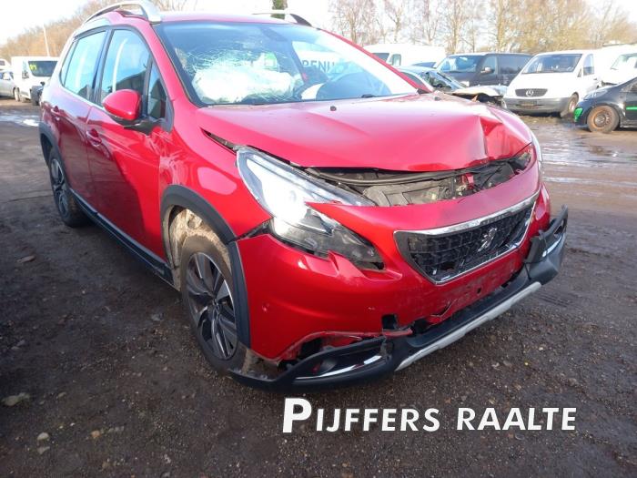 Peugeot 2008 1.2 12V e-THP PureTech 110 Sloopvoertuig (2019, Rood)
