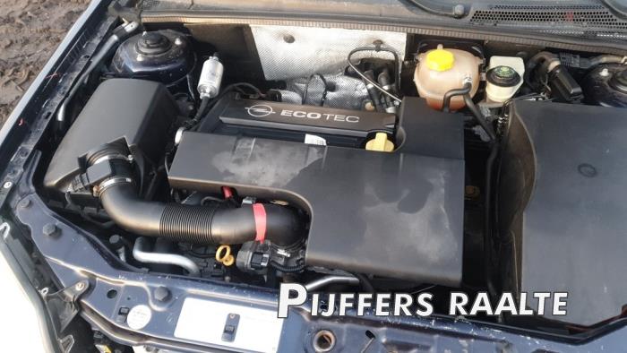 Opel Signum 2.2 direct 16V Sloopvoertuig (2005, Blauw)