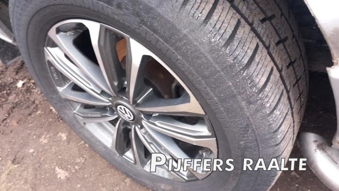 Volkswagen Crafter 2.5 TDI 30/32/35/46/50 Sloopvoertuig (2010, Grijs)