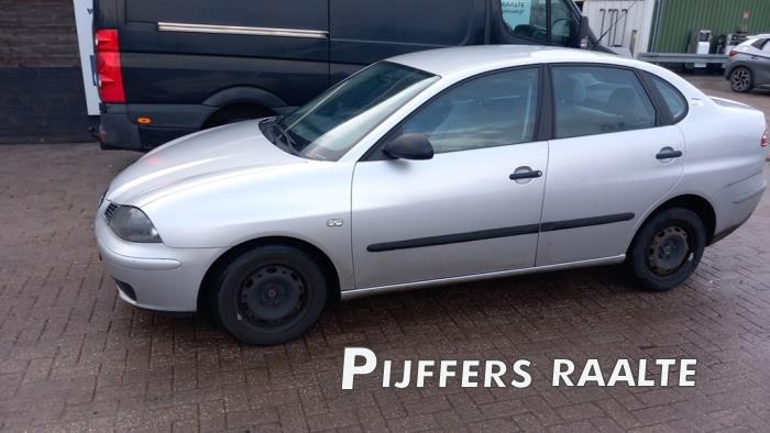 Seat Cordoba 1.4 16V Sloopvoertuig (2004, Grijs)