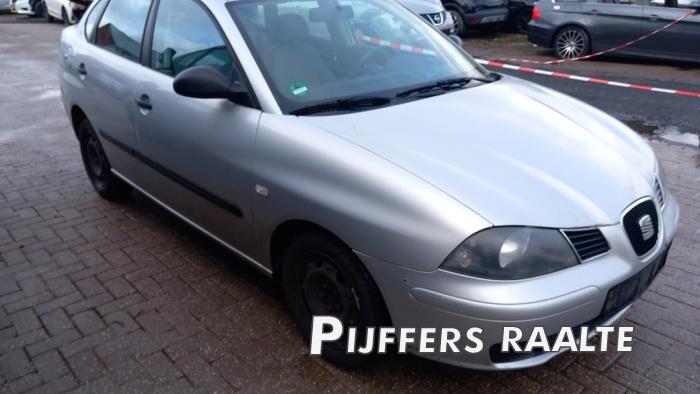 Seat Cordoba 1.4 16V Sloopvoertuig (2004, Grijs)