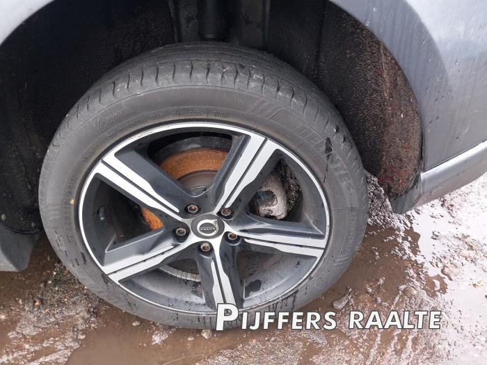 Volvo V40 2.0 D3 16V Sloopvoertuig (2019, Grijs)