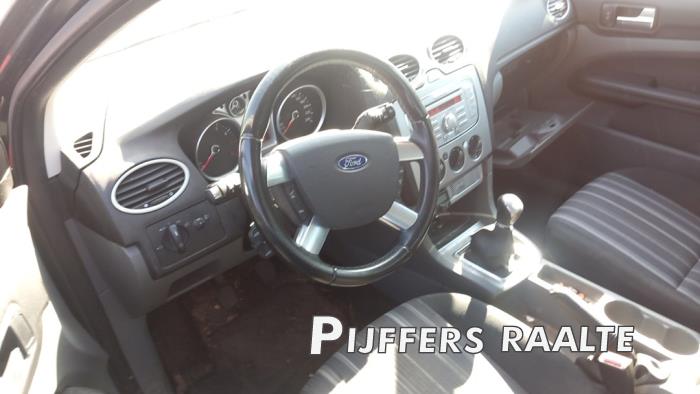 Ford Focus 2 Wagon 1.6 16V Sloopvoertuig (2009, Grijs)
