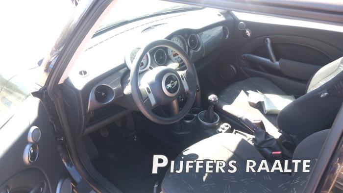 Mini Mini Open 1.6 16V Cooper Sloopvoertuig (2005, Zwart)