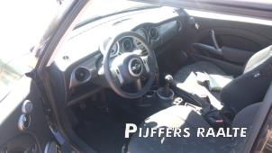 Mini Mini Open 1.6 16V Cooper Sloopvoertuig (2005, Zwart)