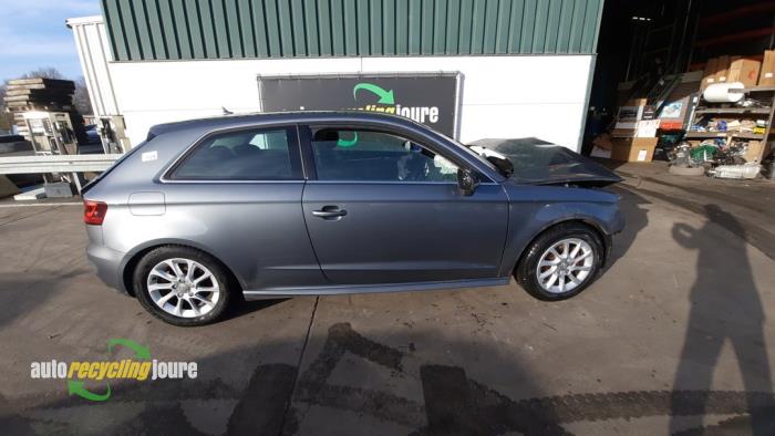 Audi A3 1.6 TDI Ultra 16V Sloopvoertuig (2014, Grijs)