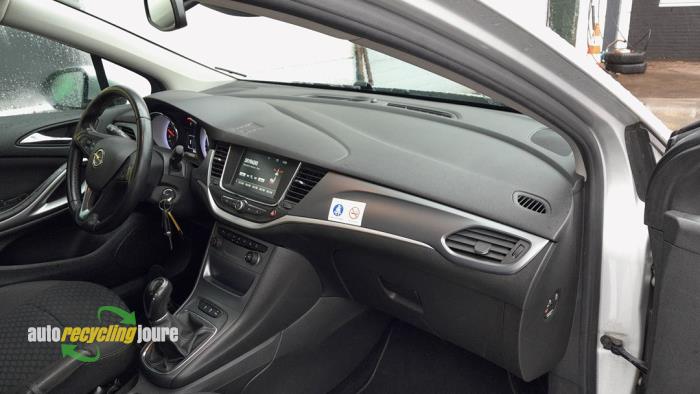 Opel Astra K Sports Tourer 1.6 CDTI 110 16V Sloopvoertuig (2018, Grijs)