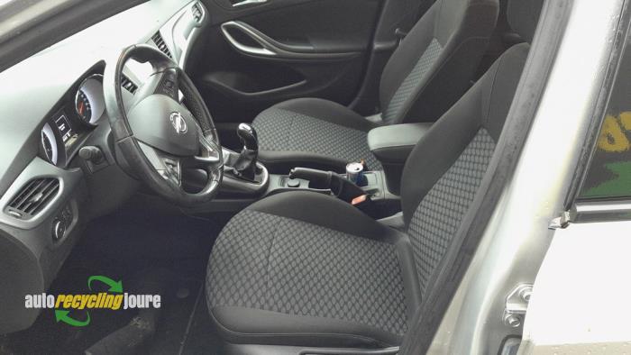 Opel Astra K Sports Tourer 1.6 CDTI 110 16V Sloopvoertuig (2018, Grijs)