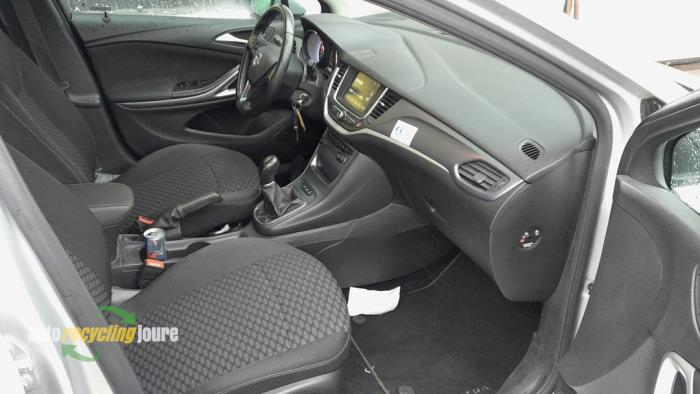 Opel Astra K Sports Tourer 1.6 CDTI 110 16V Sloopvoertuig (2018, Grijs)