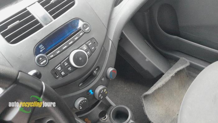 Chevrolet Spark 1.0 16V Bifuel Sloopvoertuig (2011, Bruin)