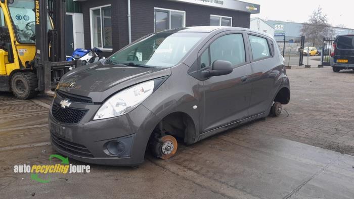 Chevrolet Spark 1.0 16V Bifuel Sloopvoertuig (2011, Bruin)