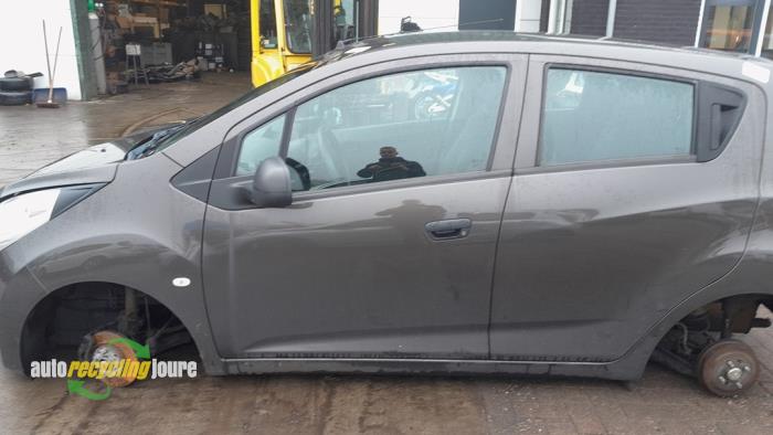 Chevrolet Spark 1.0 16V Bifuel Sloopvoertuig (2011, Bruin)