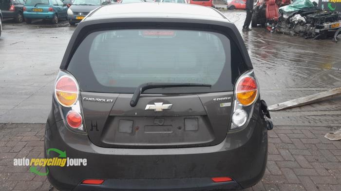 Chevrolet Spark 1.0 16V Bifuel Sloopvoertuig (2011, Bruin)